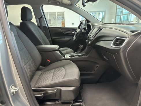 Used 2018 Chevrolet Equinox LT FWD image 14