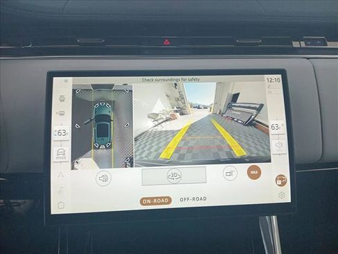 Used 2025 Land Rover Range Rover Sport SE image 17