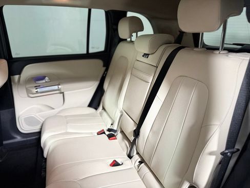 Used 2022 Mercedes-Benz GLB 250 4MATIC image 25