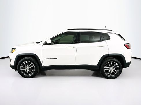 Used 2018 Jeep Compass Latitude w/ Popular Equipment Group FWD image 4