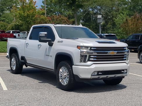 Used 2022 Chevrolet Silverado 2500 High Country w/ Safety Package II AWD/4WD image 2