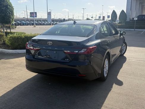 Used 2025 Toyota Camry LE FWD image 5