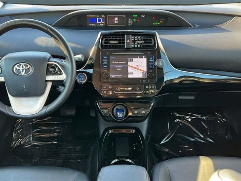 Used 2018 Toyota Prius Three Touring image 6