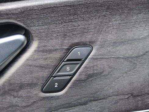 Used 2023 Jeep Grand Cherokee L Limited w/ Black Appearance Package image 28