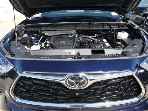 Used 2023 Toyota Highlander Platinum image 28