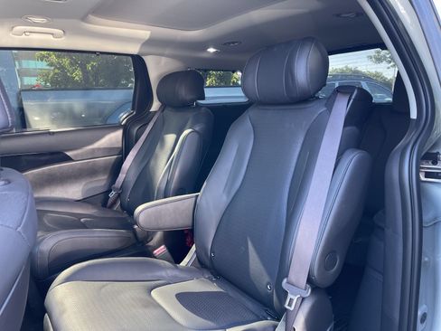 Certified 2026 Kia Carnival SX Prestige FWD image 4