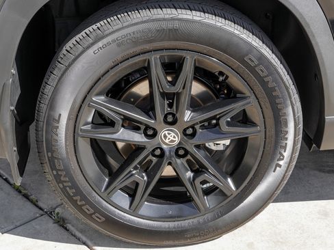 Used 2025 Toyota Grand Highlander AWD Hybrid image 11