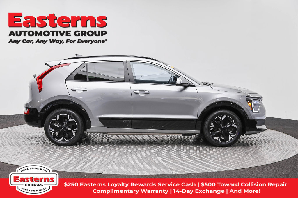 Used 2023 Kia Niro Wave w/ Wave Preserve Package FWD image 5