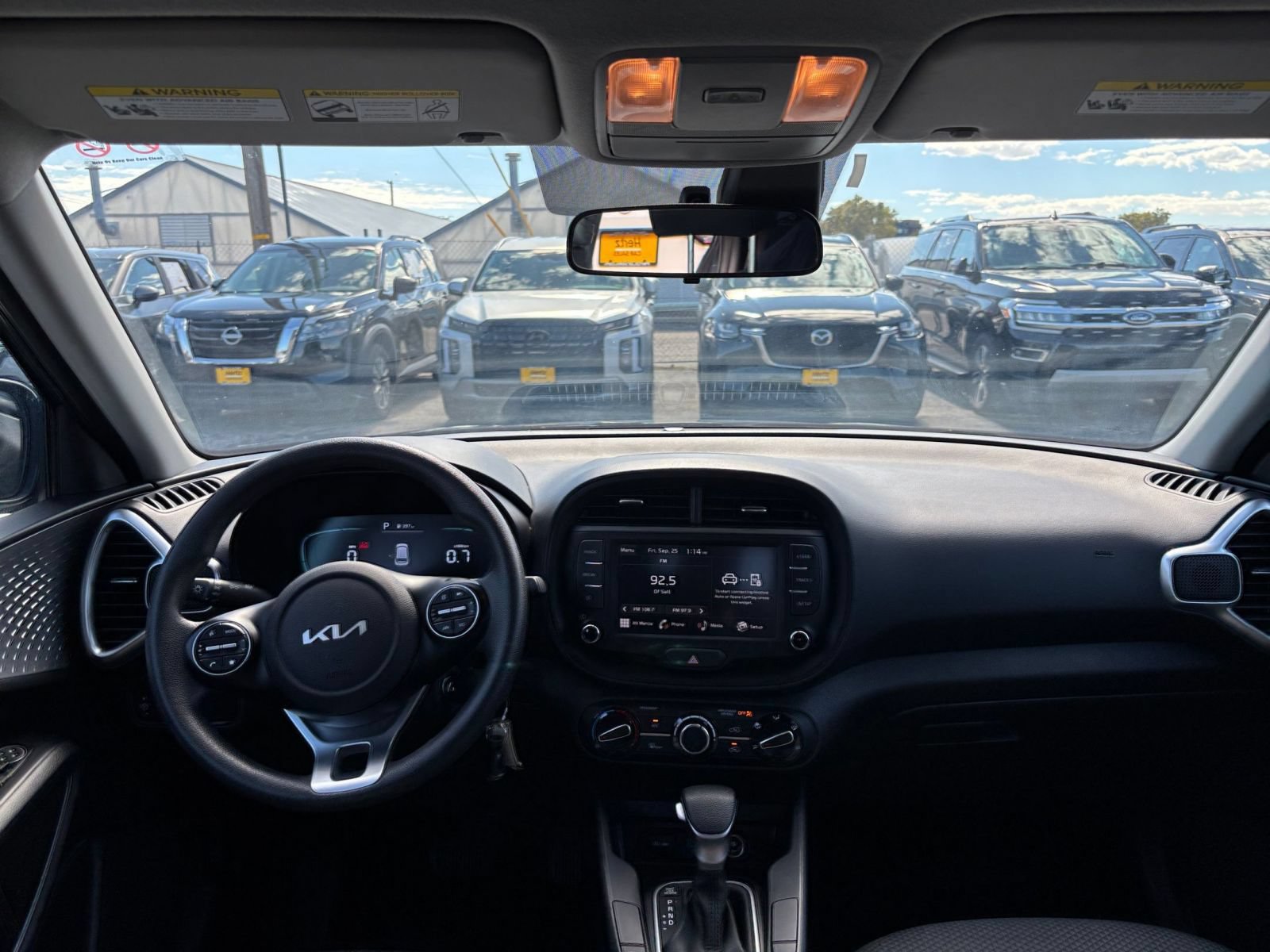 Used 2025 Kia Soul LX w/ LX Technology Package FWD image 30