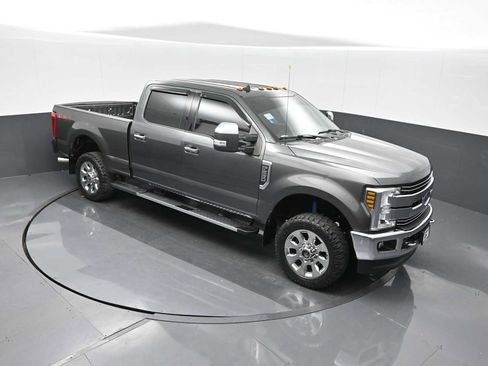 Used 2019 Ford F250 Lariat w/ Chrome Package image 15