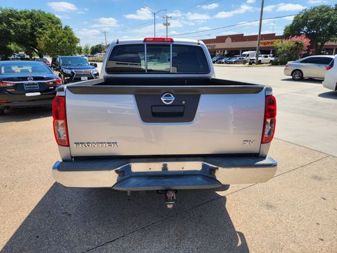 Used 2019 Nissan Frontier SV RWD image 4