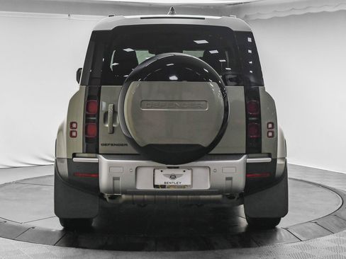 Used 2024 Land Rover Defender 110 S image 6