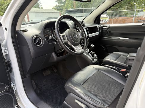 Used 2017 Jeep Compass Latitude AWD/4WD image 7