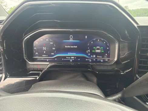Used 2025 Chevrolet Silverado 1500 LT AWD/4WD image 22