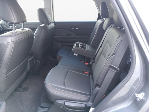 New 2026 Nissan Pathfinder SL FWD image 13