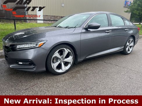 Used 2018 Honda Accord Touring image 1