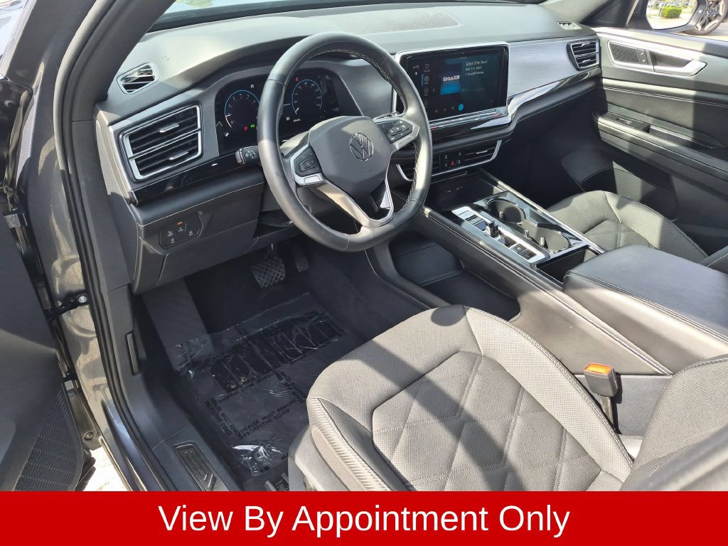 Used 2025 Volkswagen Atlas Cross Sport SE FWD image 11