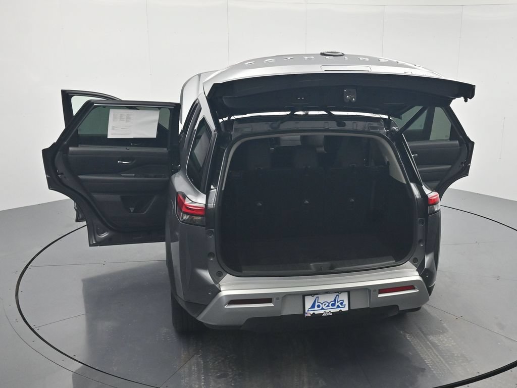 Used 2025 Nissan Pathfinder SL AWD/4WD image 46