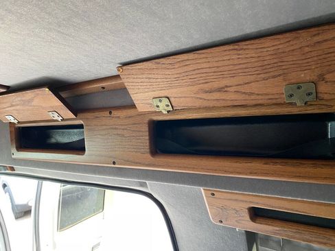 Used 1997 Ford E-150 and Econoline 150 image 27