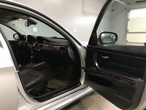 Used 2010 BMW 328i xDrive Sedan image 12