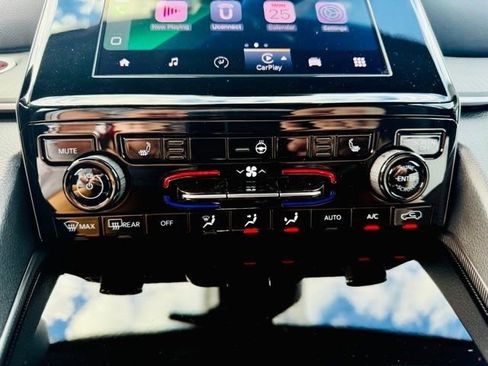 Used 2023 Jeep Grand Cherokee L Laredo image 14