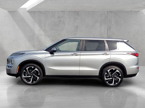 Used 2024 Mitsubishi Outlander SE image 7