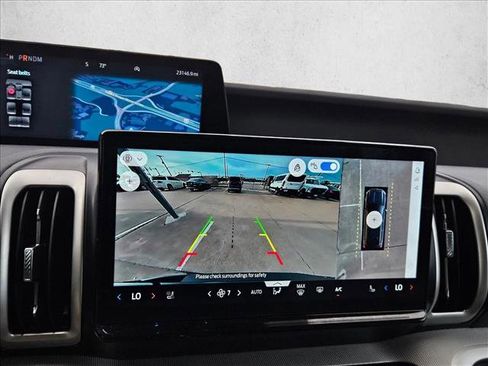 Used 2025 Ford Expedition Active RWD image 11