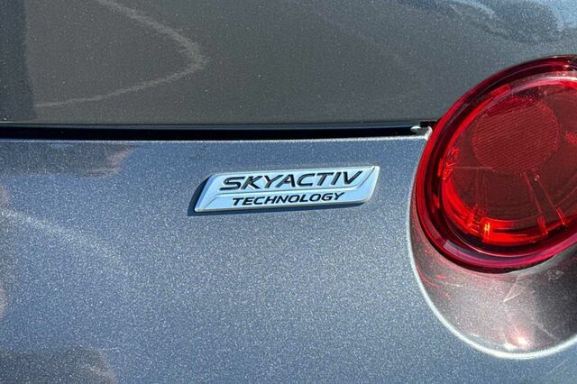 Used 2016 MAZDA MX-5 Miata Club RWD image 23