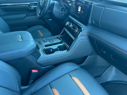 Used 2026 GMC Sierra 2500 AT4 w/ AT4 Premium Plus Package AWD/4WD image 19