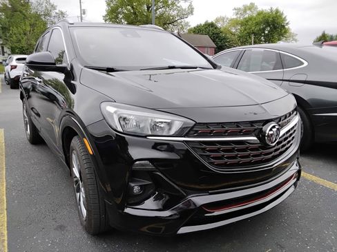Used 2022 Buick Encore GX Select w/ Sport Touring Package FWD image 3