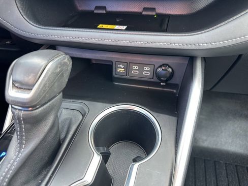 Used 2023 Toyota Highlander L image 6