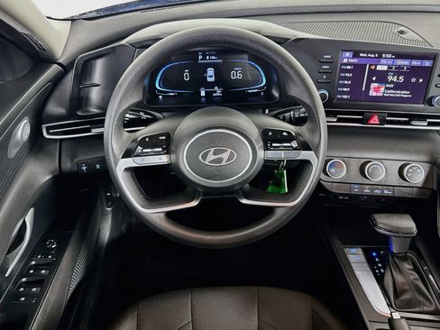 Used 2024 Hyundai Elantra SE FWD image 15