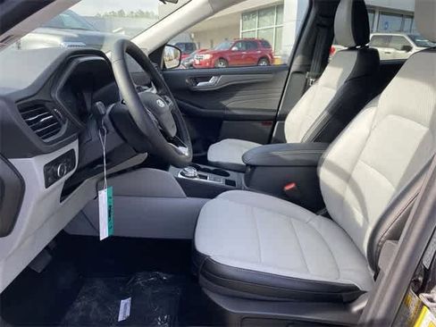 Used 2024 Ford Escape SE FWD image 12
