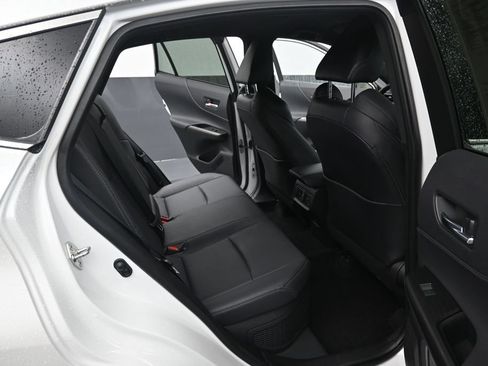 Used 2023 Toyota Venza XLE AWD/4WD image 33