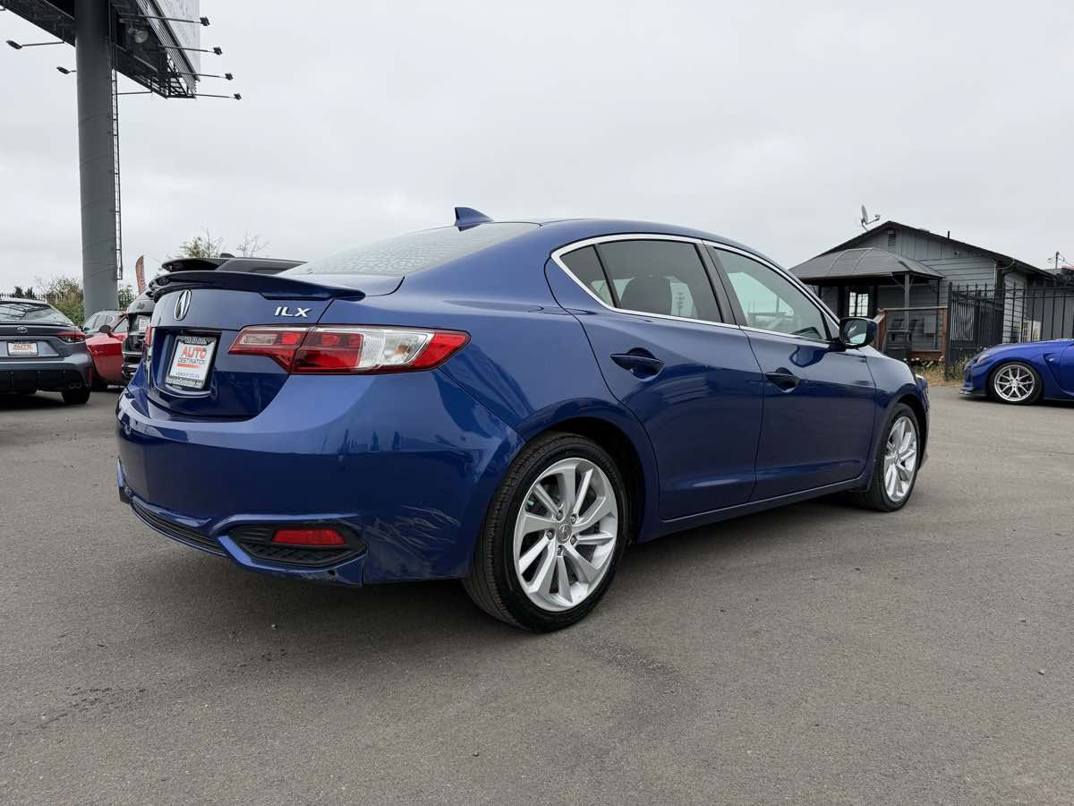 Used 2017 Acura ILX FWD image 8