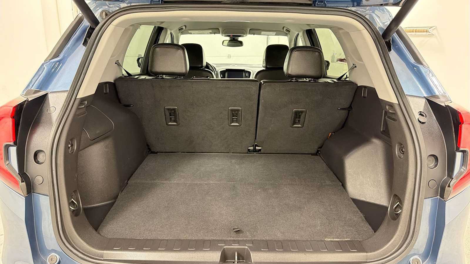 Used 2024 GMC Terrain SLT AWD/4WD image 27