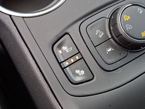 Certified 2023 GMC Terrain SLE w/ Driver Convenience Package AWD/4WD image 25