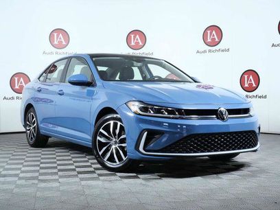 Used 2025 Volkswagen Jetta SE w/ Sunroof Package