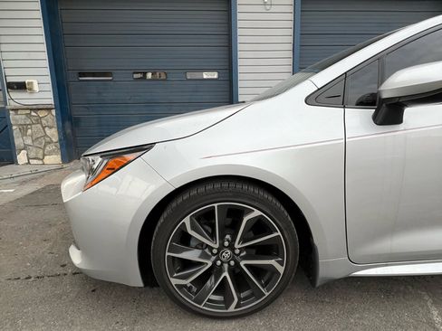 Used 2019 Toyota Corolla XSE image 2