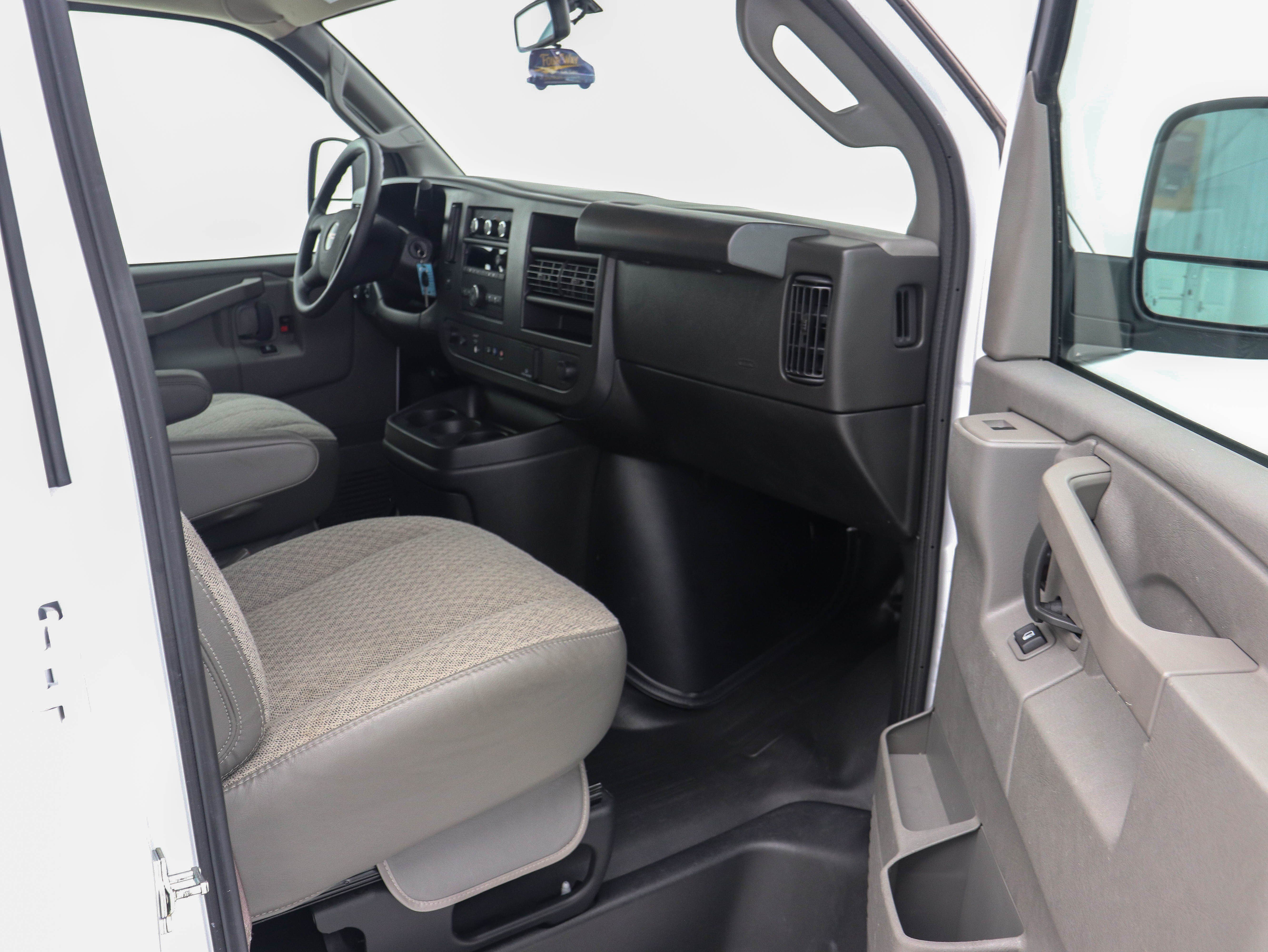Used 2025 GMC Savana 2500 Extended w/ Driver Convenience Package RWD image 16