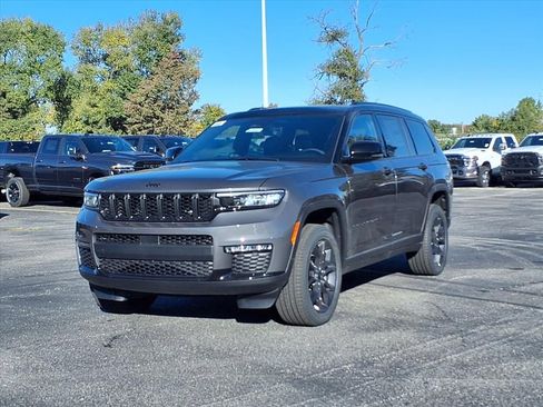 New 2025 Jeep Grand Cherokee L Limited AWD/4WD image 2
