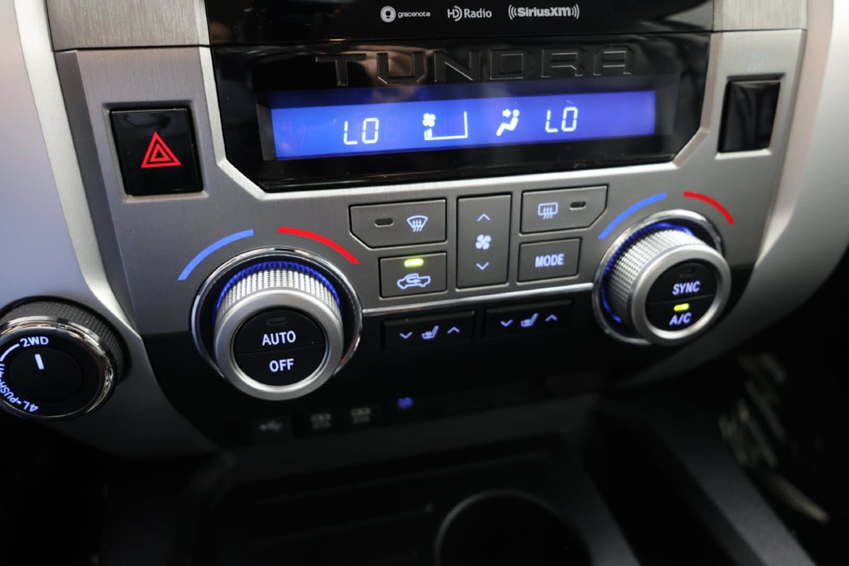 Used 2020 Toyota Tundra Limited AWD/4WD image 30