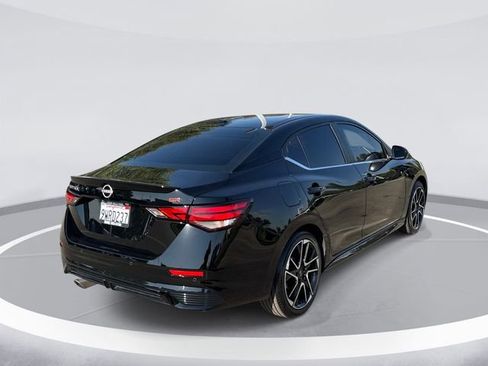 Used 2025 Nissan Sentra SR FWD image 5