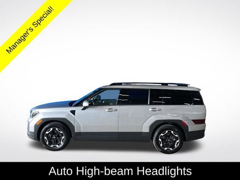 Used 2025 Hyundai Santa Fe SEL AWD/4WD image 16
