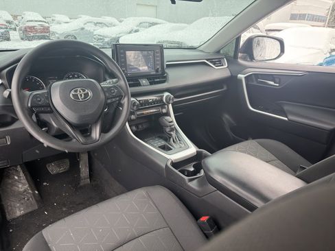Used 2021 Toyota RAV4 XLE image 15
