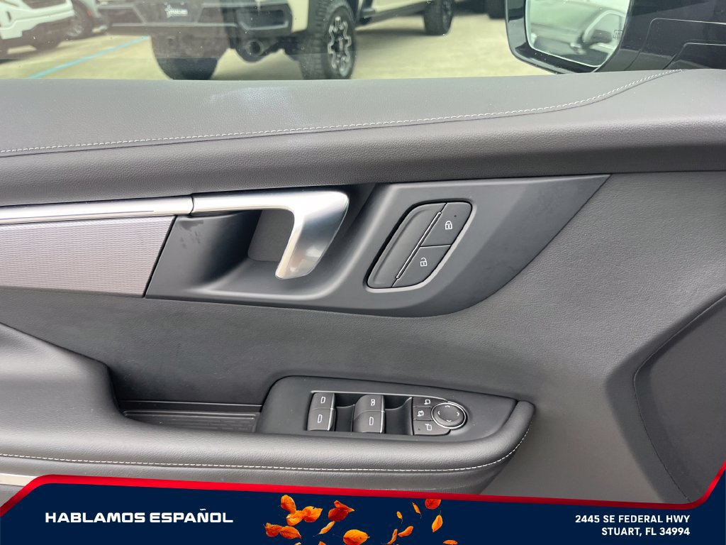 Used 2025 Buick Enclave Sport Touring w/ Super Cruise Package FWD image 23
