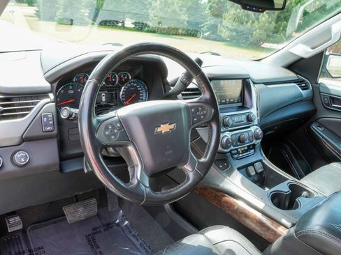 Used 2019 Chevrolet Suburban LT AWD/4WD image 11