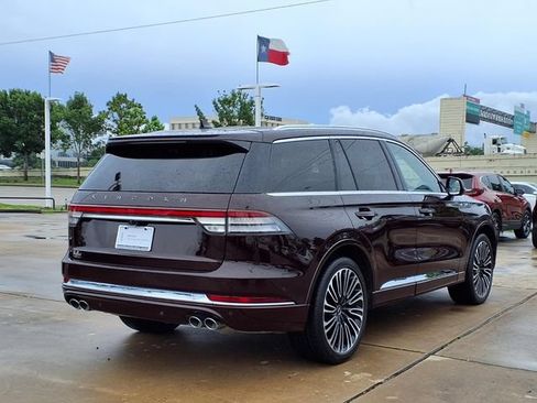 Used 2023 Lincoln Aviator Black Label AWD/4WD image 2