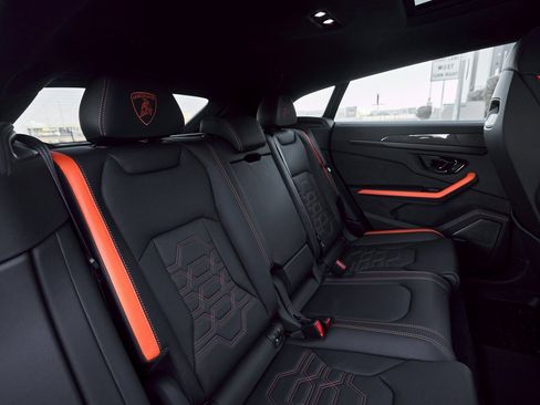 Used 2025 Lamborghini Urus SE image 43