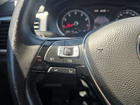 Used 2018 Volkswagen Atlas SEL AWD/4WD image 18